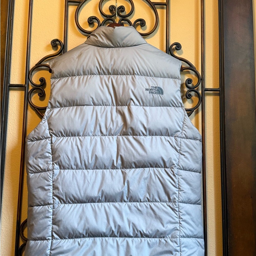 EUC The North Face 550 Puffer Vest - Picture 6 of 10